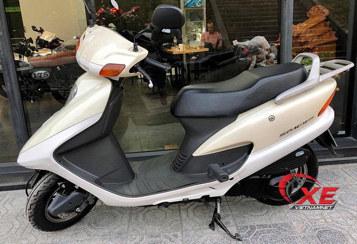 chiec-honda-spacy-nay-dac-biet-co-nao-ma-lai-co-gia-cao-gap-doi-xe-sh-doi-moi