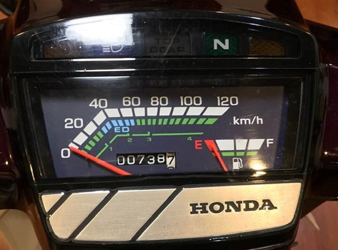 xon-xao-voi-chiec-honda-dream-thai-doi-2001-het-gia-hon-100-trieu-dong