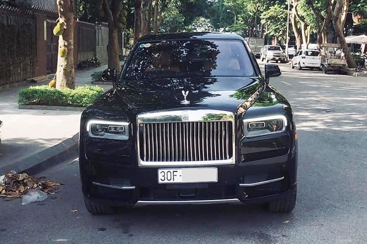 muc-so-thi-chiec-suv-sieu-sang-rolls-royce-cullinan-hon-41-ty-ra-bien-trang-o-ha-noi