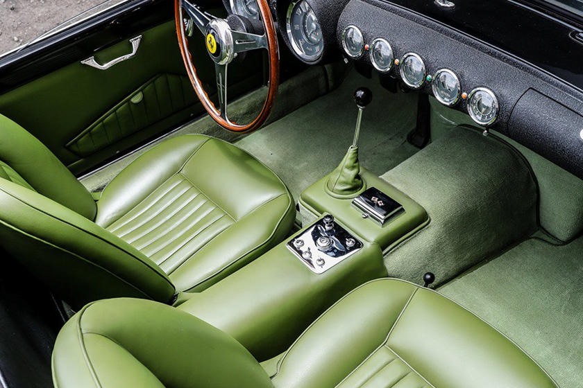 ferrari-250-gt-1958-duoc-dau-gia-gan-190-ty-dong-dieu-gi-lam-nen-muc-gia-khung-nhu-vay
