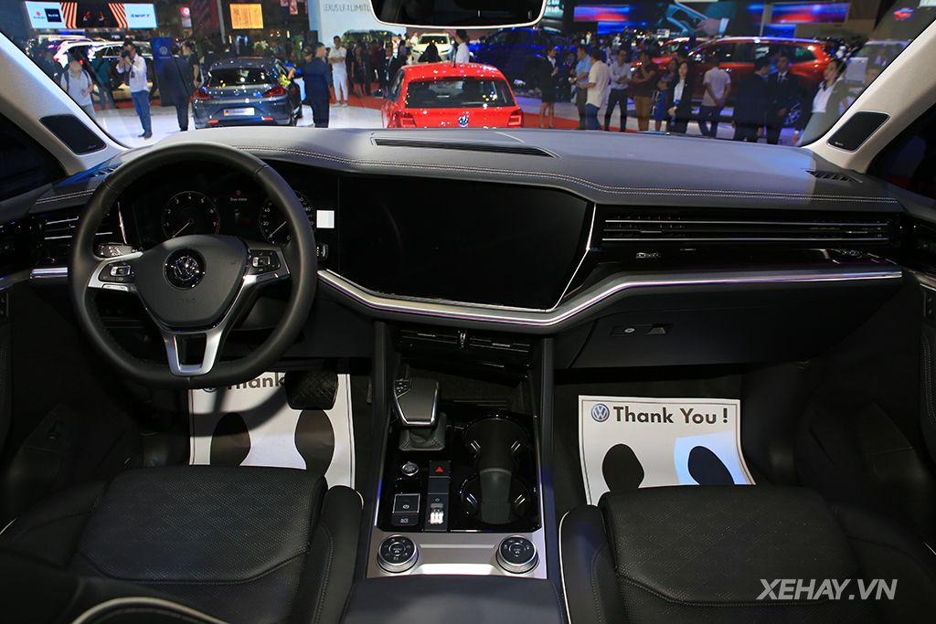 co-gia-3099-ty-dong-mau-suv-cao-cap-volkswagen-touareg-tai-vms-2019-co-gi-hap-dan