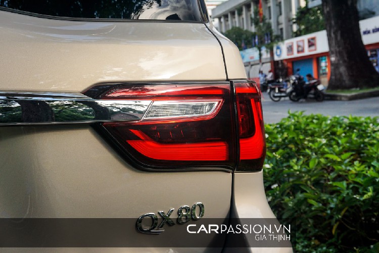 zoom-can-canh-mau-suv-full-size-infiniti-qx80-hon-9-ty-o-tphcm