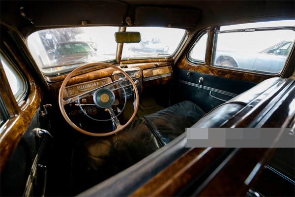 sieu-xe-limousine-gan-3-trieu-usd-cua-lanh-tu-lien-xo-stalin-bi-danh-cap-giua-thu-do-moscow