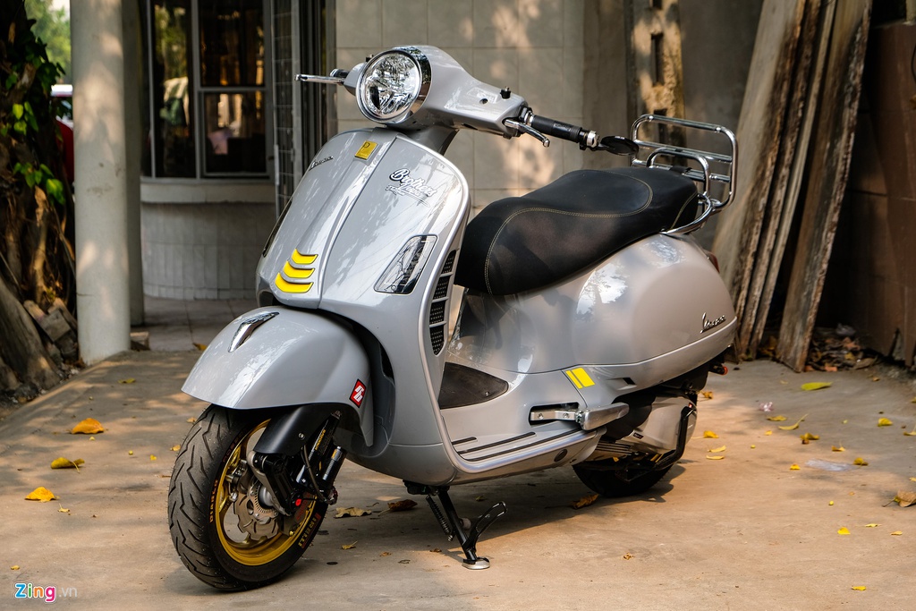 an-tuong-voi-chiec-vespa-gts-300-hpe-do-tang-hieu-nang-cua-biker-tphcm