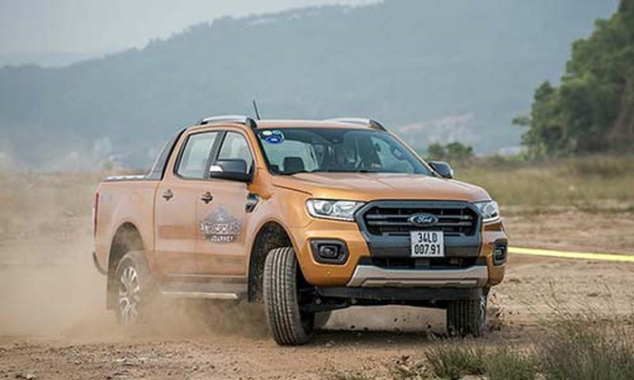ford-lap-ky-luc-voi-hon-32000-xe-duoc-ban-giao-den-tay-khach-hang-viet-trong-nam