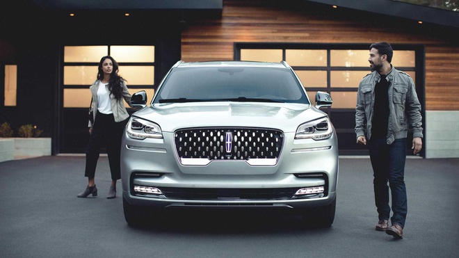 zoom-can-canh-mau-suv-hang-sang-lincoln-aviator-moi-chot-gia-tu-12-ty-dong