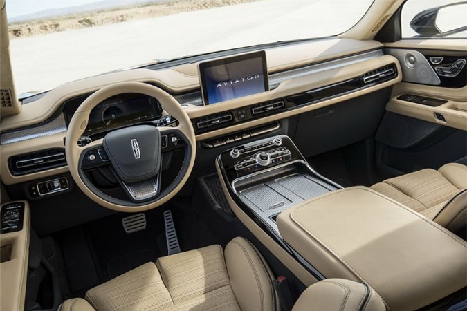 zoom-can-canh-mau-suv-hang-sang-lincoln-aviator-moi-chot-gia-tu-12-ty-dong