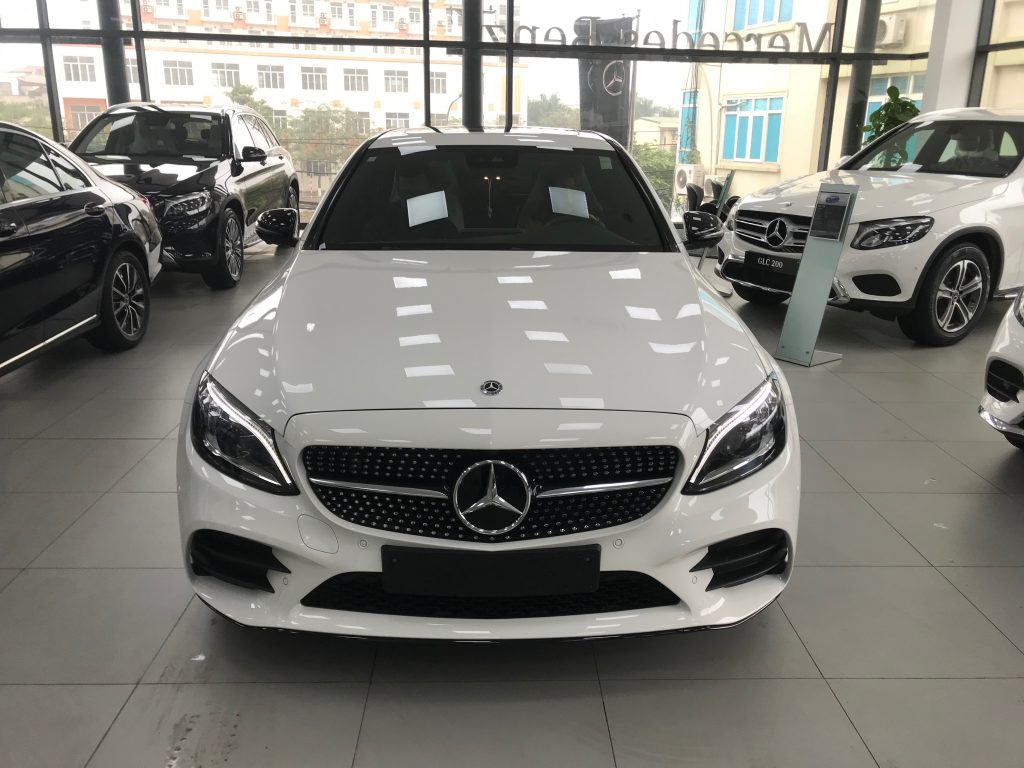 thi-truong-o-to-viet-cap-nhat-gia-ban-moi-nhat-cho-cac-mau-xe-mercedes-benz
