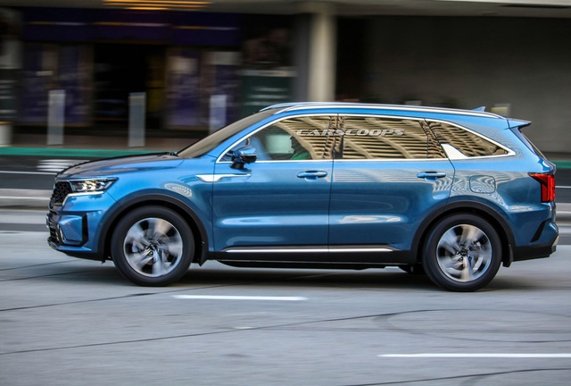 kia-sorento-the-he-moi-bat-ngo-lo-dien-tren-duong-pho