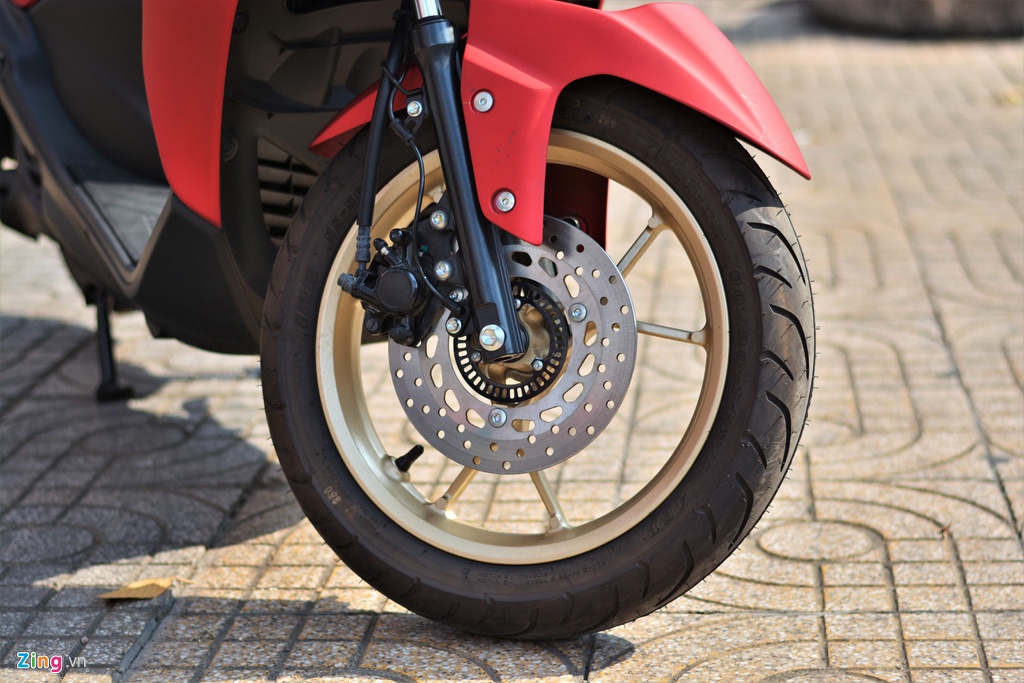 soi-mau-yamaha-lexi-luong-gio-moi-trong-phan-khuc-xe-ga-co-lon-tai-viet-nam