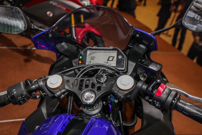 ngam-mau-sportbike-yzf-r25-2020-gia-gan-112-trieu-dong-moi-cua-yamaha