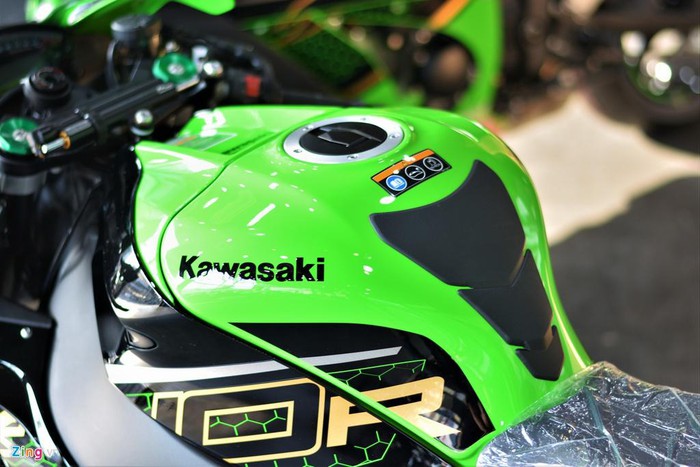 zoom-can-canh-kawasaki-ninja-zx-10r-krt-2020-gia-tu-571-trieu-dong-tai-viet-nam