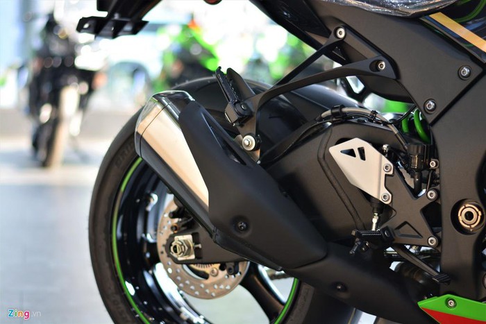 zoom-can-canh-kawasaki-ninja-zx-10r-krt-2020-gia-tu-571-trieu-dong-tai-viet-nam