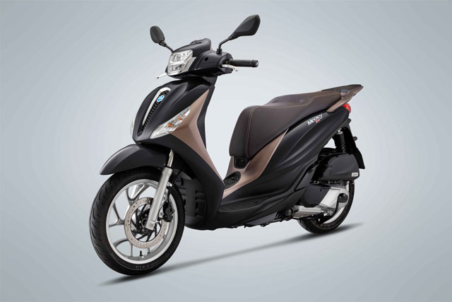 gia-ban-tu-75-trieu-dong-piaggio-medley-2020-co-gi-de-canh-tranh-voi-honda-sh