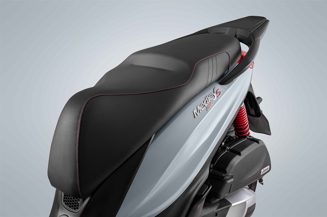 gia-ban-tu-75-trieu-dong-piaggio-medley-2020-co-gi-de-canh-tranh-voi-honda-sh