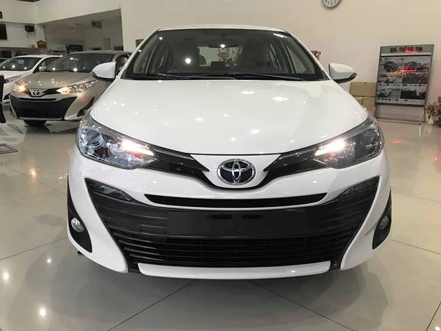 gia-xe-o-to-toyota-thang-42020-Toyota-Fortuner-giam-gia-khung
