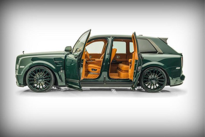 rolls-royce-cullinan-lot-xac-hoan-toan-sau-khi-qua-tay-hang-do-mansory