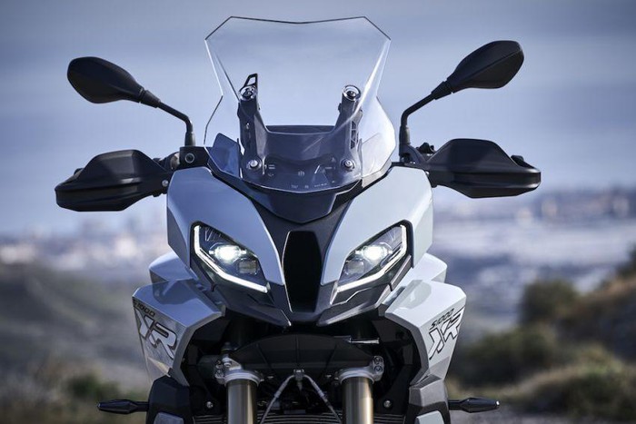 kham-pha-chiec-mo-to-bmw-motorrad-s1000xr-2020-gia-gan-700-trieu-dong
