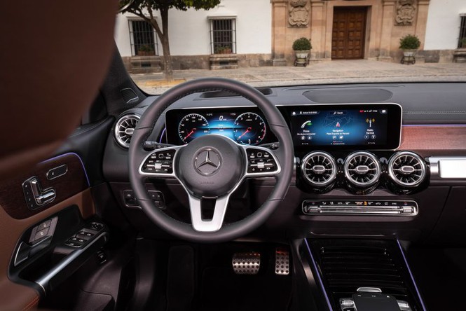 co-gi-dac-biet-o-chiec-mercedes-benz-glb-gia-ban-21-ty-dong-vua-ra-mat-nguoi-tieu-dung