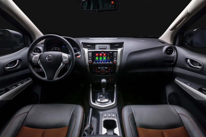 nissan-navara-black-edition-a-ivi-ra-mat-tai-viet-nam-gia-845-trieu-dong
