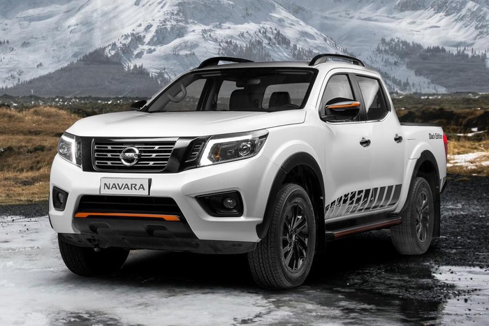nissan-navara-black-edition-a-ivi-ra-mat-tai-viet-nam-gia-845-trieu-dong