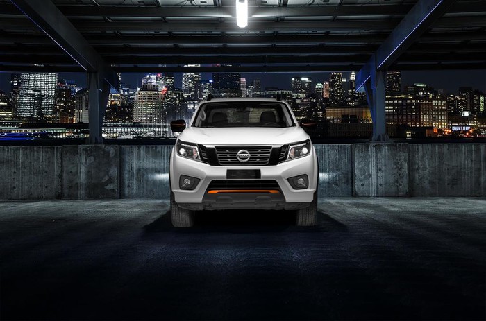 nissan-navara-black-edition-a-ivi-ra-mat-tai-viet-nam-gia-845-trieu-dong