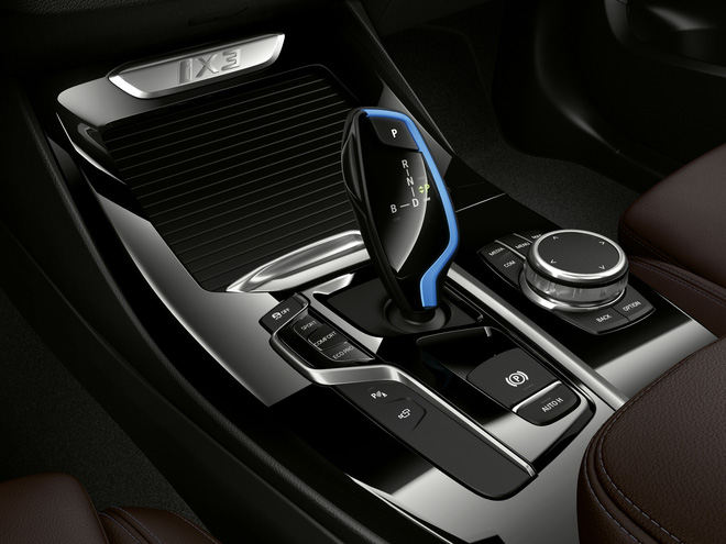mau-suv-chay-dien-bmw-ix3-ra-mat-thiet-ke-an-tuong-cong-suat-282-ma-luc