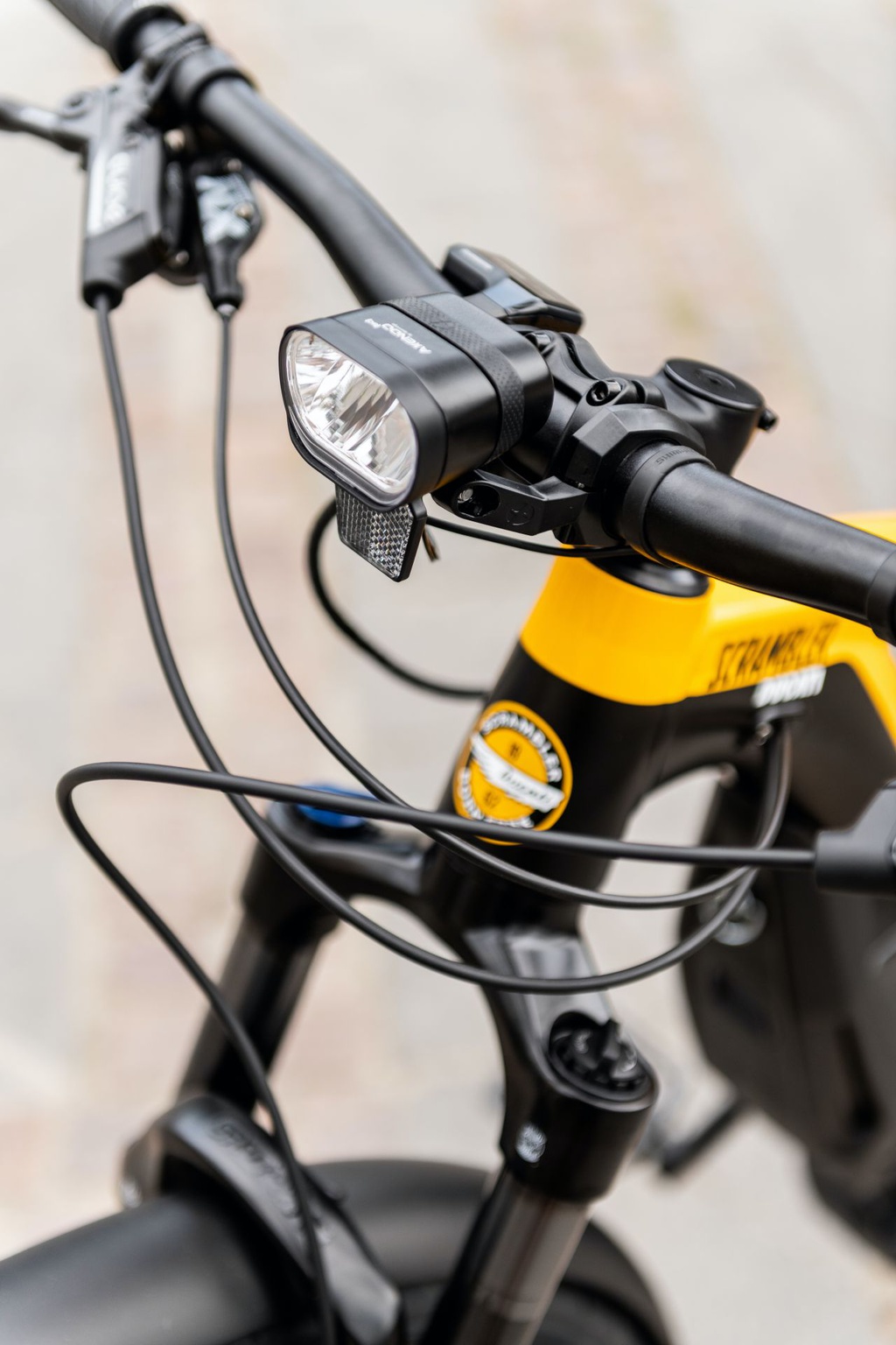 can-canh-xe-dap-ducati-e-scrambler-voi-gia-ban-len-toi-tram-trieu-dong