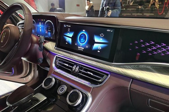 nhung-nang-cap-dang-gia-o-mau-sedan-trung-quoc-hong-ky-h9-vua-ra-mat nhung-nang-cap-dang-gia-o-mau-sedan-trung-quoc-hong-ky-h9-vua-ra-mat