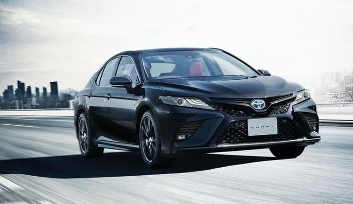 toyota-camry-phien-ban-black-edition-ra-mat-ngoai-hinh-an-tuong-cong-suat-176-ma-luc