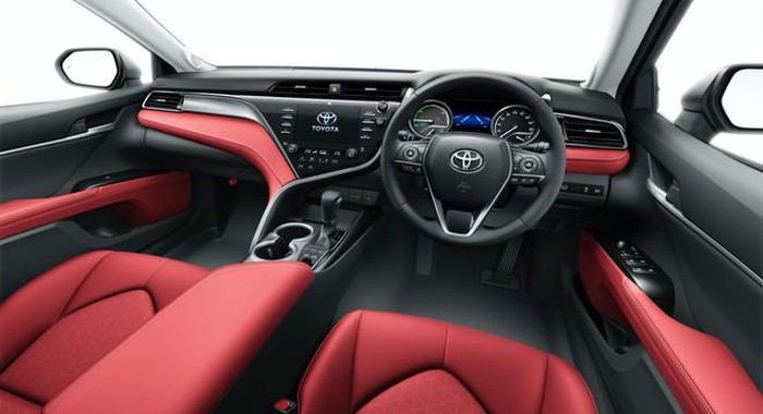 toyota-camry-phien-ban-black-edition-ra-mat-ngoai-hinh-an-tuong-cong-suat-176-ma-luc