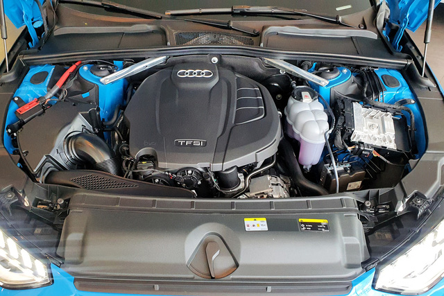 can-canh-audi-a4-2020-gia-tu-gan-18-ty-dong-tai-viet-nam-doi-thu-mercedes-benz-c-class