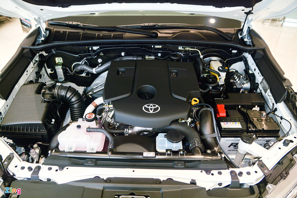 toyota-hilux-adventure-vua-ra-mat-tai-viet-nam-thiet-ke-an-tuong-van-hanh-manh-me