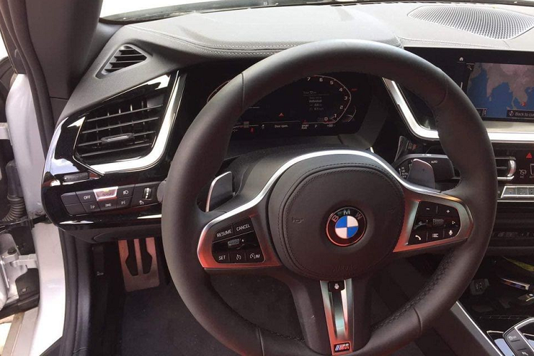 can-canh-bmw-z4-2020-dau-tien-cap-cang-viet-nam-gia-ban-hon-3-ty-dong