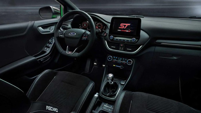 lo-dien-mau-ford-puma-st-2021-thiet-ke-thay-doi-toc-do-dat-220-kmh