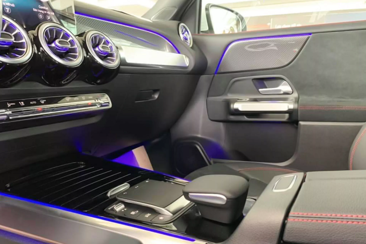 lo-dien-mercedes-benz-glb-gan-2-ty-dong-tai-viet-nam-ngoai-hinh-be-the-noi-that-sieu-sang