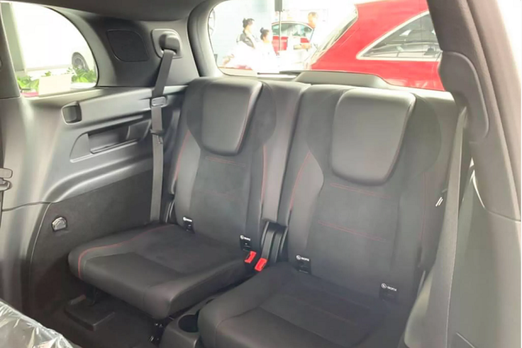 lo-dien-mercedes-benz-glb-gan-2-ty-dong-tai-viet-nam-ngoai-hinh-be-the-noi-that-sieu-sang