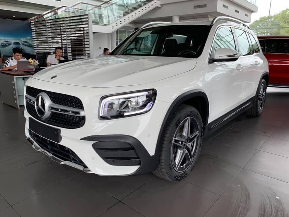 lo-dien-mercedes-benz-glb-gan-2-ty-dong-tai-viet-nam-ngoai-hinh-be-the-noi-that-sieu-sang