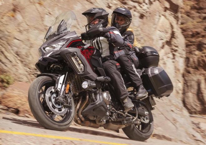 co-gia-ban-hon-380-trieu-dong-kawasaki-versys-1000-s-2021-moi-ra-mat-hap-dan-co-nao