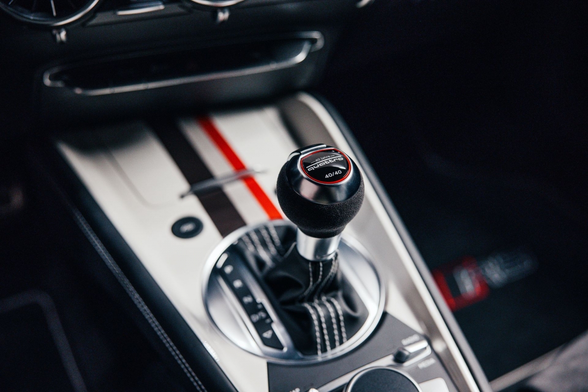 audi-tt-ban-dac-biet-ky-niem-40-nam-ngoai-that-the-thao-kha-nang-van-hanh-duoc-nang-cap