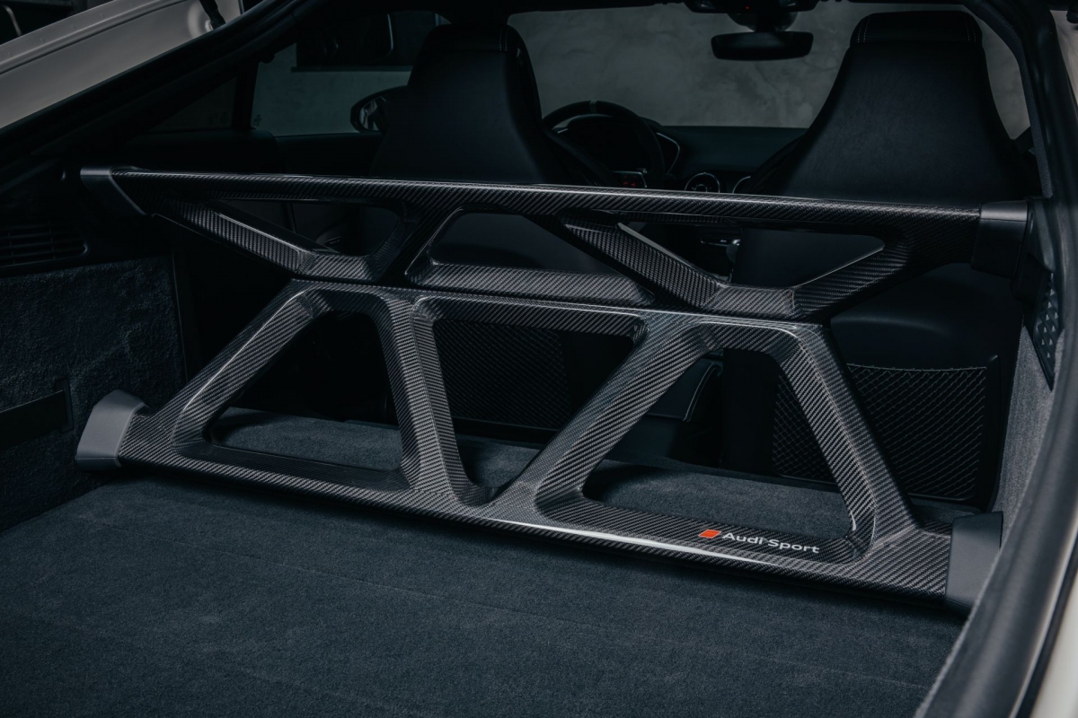 audi-tt-ban-dac-biet-ky-niem-40-nam-ngoai-that-the-thao-kha-nang-van-hanh-duoc-nang-cap