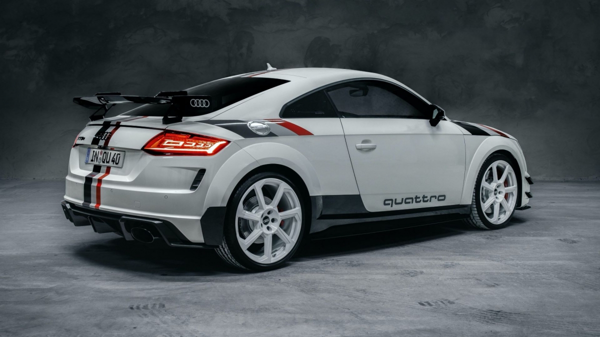 audi-tt-ban-dac-biet-ky-niem-40-nam-ngoai-that-the-thao-kha-nang-van-hanh-duoc-nang-cap