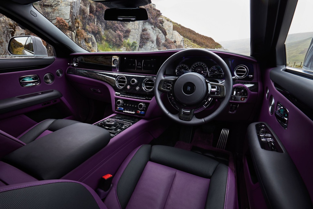 chiem-nguong-sieu-xe-rolls-royce-ghost-2021-co-gia-tu-khoang-63-ty-dong chiem-nguong-sieu-xe-rolls-royce-ghost-2021-co-gia-tu-khoang-63-ty-dong