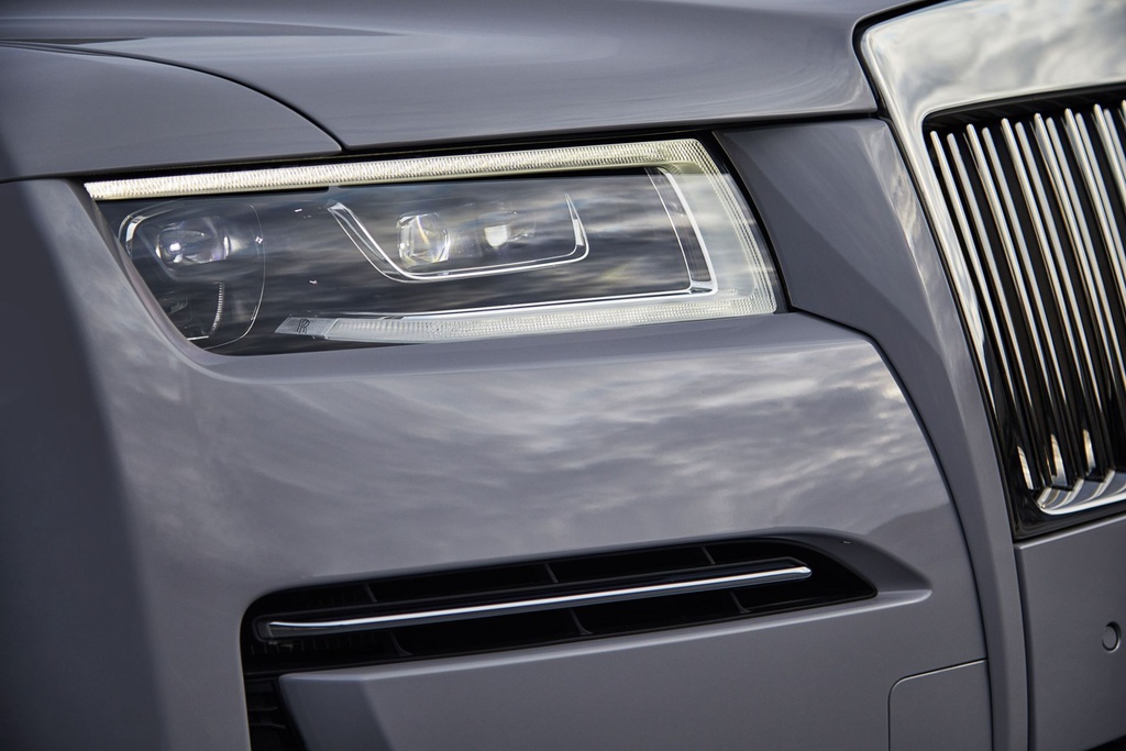 chiem-nguong-sieu-xe-rolls-royce-ghost-2021-co-gia-tu-khoang-63-ty-dong chiem-nguong-sieu-xe-rolls-royce-ghost-2021-co-gia-tu-khoang-63-ty-dong