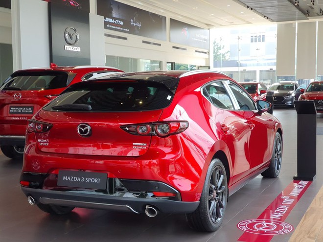 can-canh-mazda3-phien-ban-ky-niem-100-nam-thuong-hieu-gia-869-trieu-dong