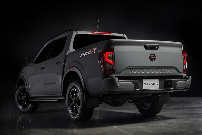 nissan-navara-2021-ra-mat-nang-cap-hang-loat-trang-bi-ngoai-hinh-thay-doi