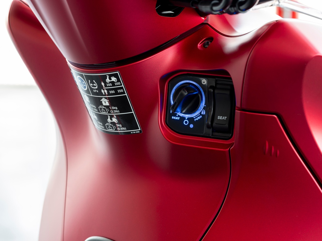 honda-sh-350i-ra-mat-ngoai-hinh-hoan-toan-khac-biet-trang-bi-va-dong-co-duoc-nang-cap
