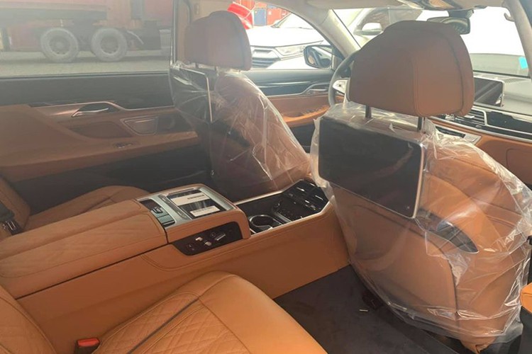 can-canh-bmw-750li-gia-hon-10-ti-dong-vua-ve-viet-nam-ngoai-hinh-tao-bao-dong-co-manh-me