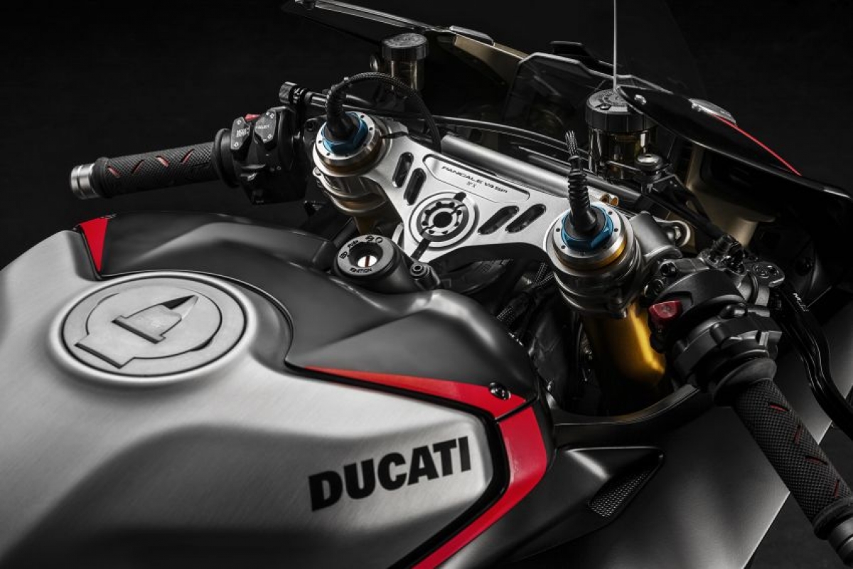 panigale-v4-sp-2021-huyen-thoai-mot-thoi-cua-ducati-vua-duoc-trinh-lang-co-gi-hay