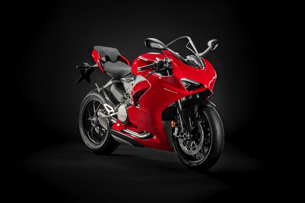 gia-xe-ducati-thang-122020-panigale-v2-gia-615-trieu-dong-chinh-thuc-ve-viet-nam gia-xe-ducati-thang-122020-panigale-v2-gia-615-trieu-dong-chinh-thuc-ve-viet-nam